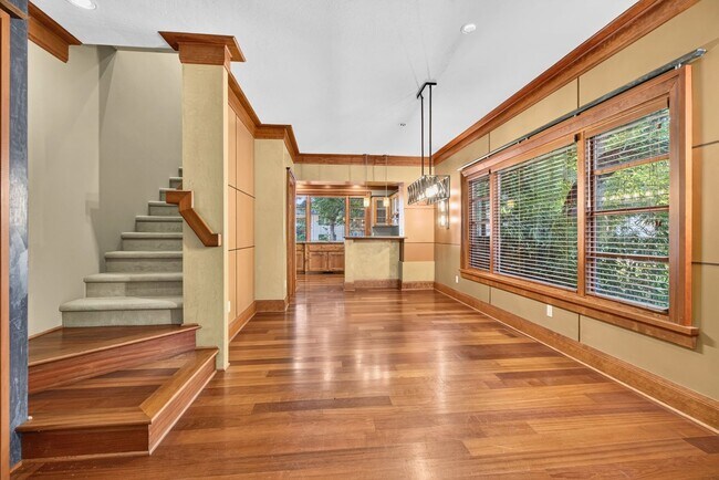 Building Photo - 2105 N 33rd St