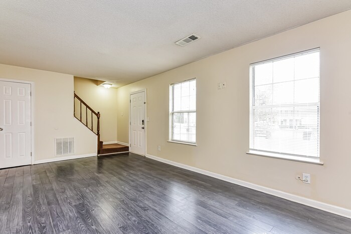 Building Photo - 5443 Northcut Dr