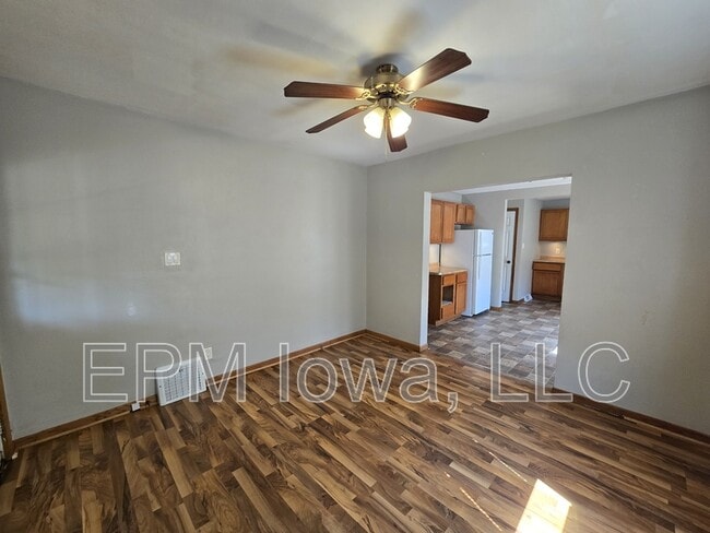 Building Photo - 422 Cutler St