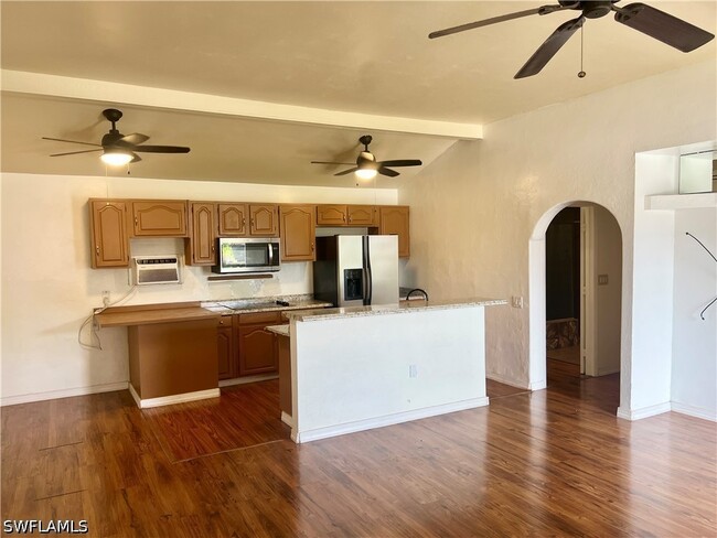 Building Photo - 446 San Bernardino St
