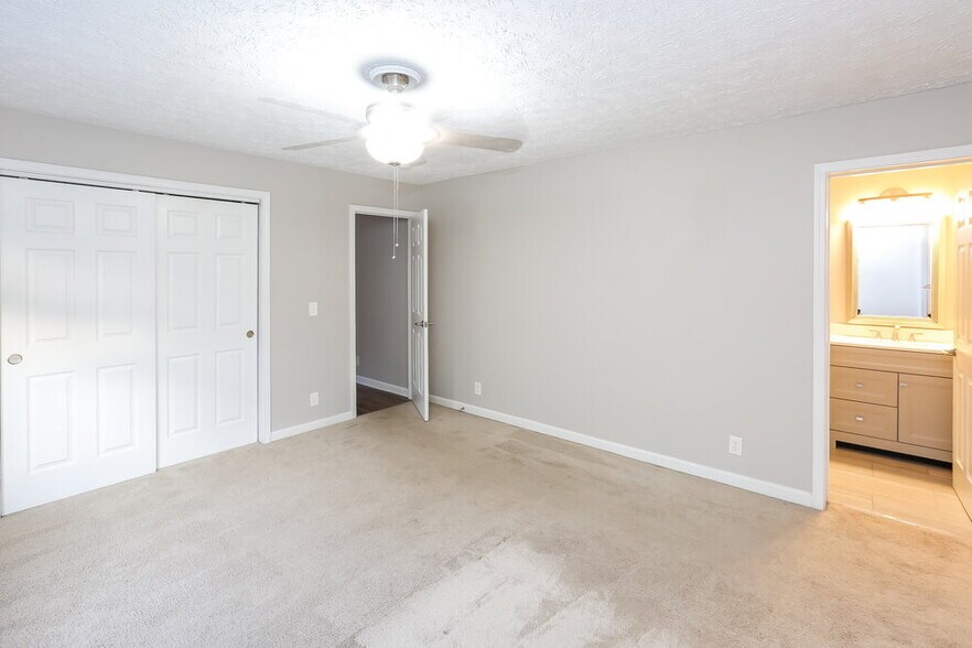 Building Photo - 5225 Milhaven Ln