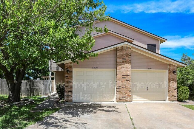 Primary Photo - 1208 Westway Cir