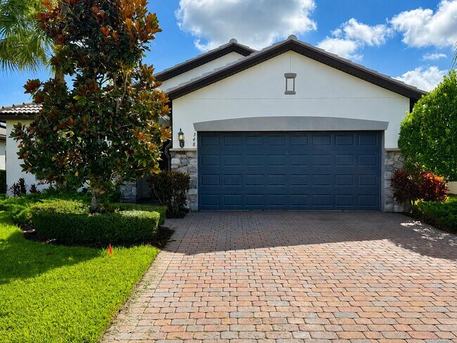Building Photo - 348 SE Courances Dr