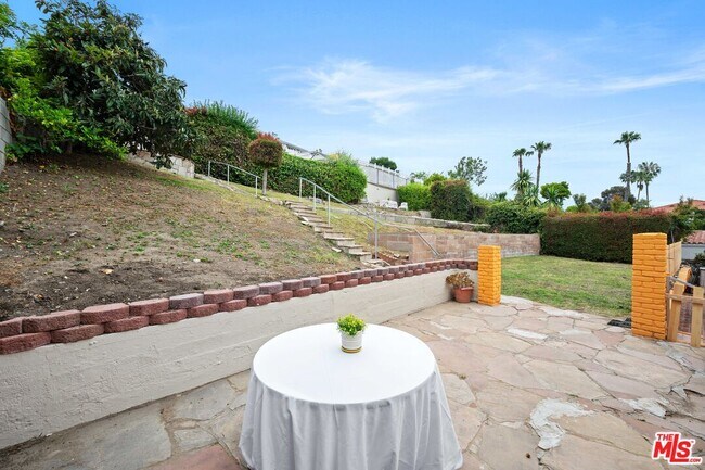 Building Photo - 3715 Homeland Dr