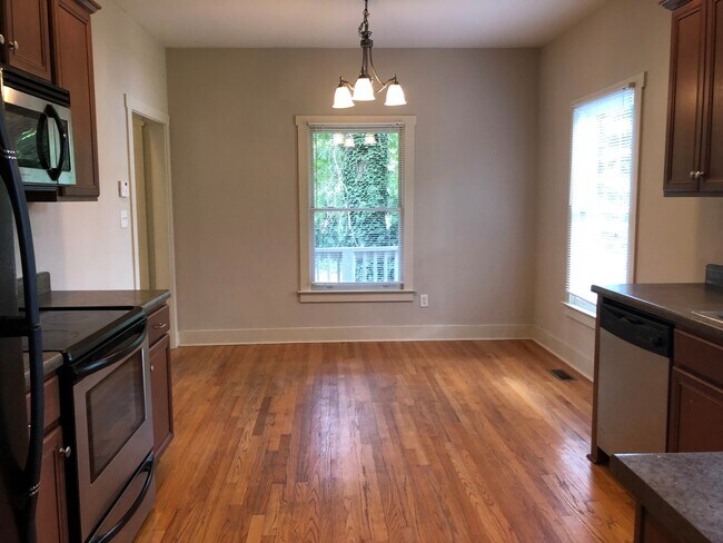 Building Photo - PRE-LEASING FOR AUGUST 2026!
