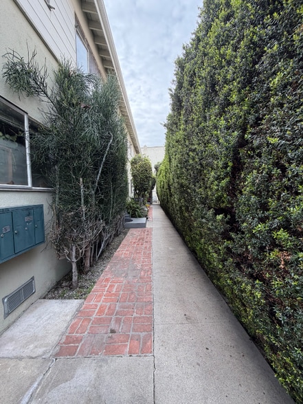 Building Photo - 5826 Gregory Ave