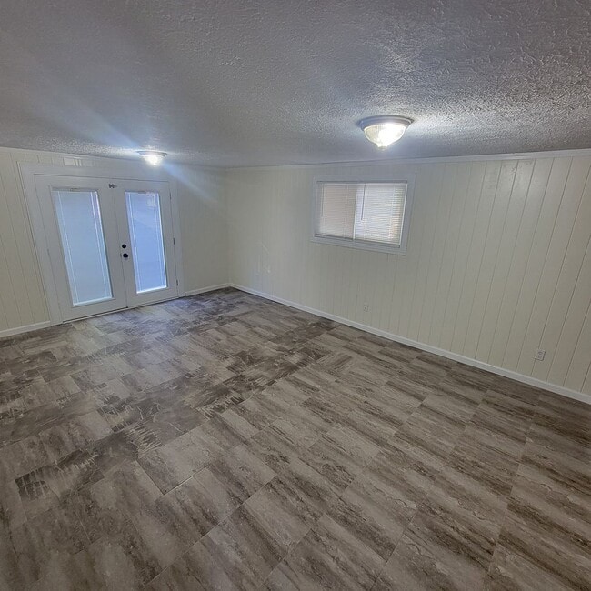 Building Photo - 3/1 Single Family Home- Cookeville City Li...