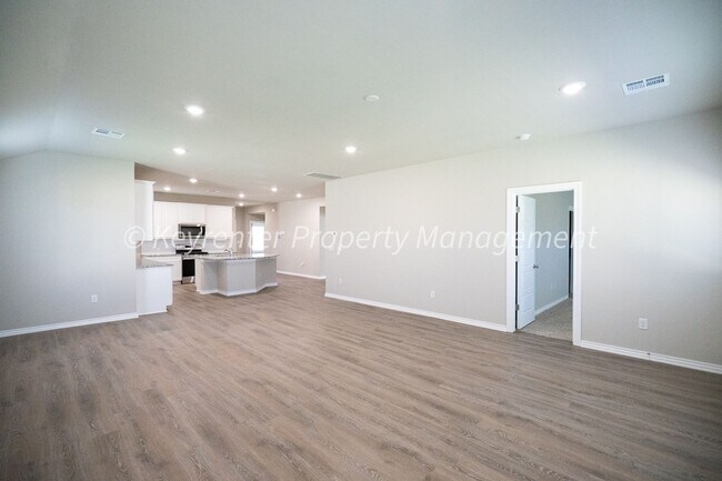 Building Photo - Gorgeous 4 Bed 2 Bath Home in Deer Creek School District!
