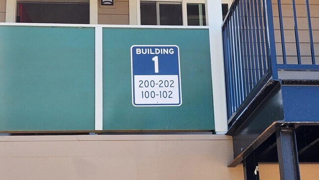 Building Photo - 728 W 1st Ave