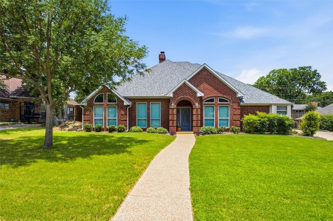 Building Photo - 2942 Woodland Hills Dr