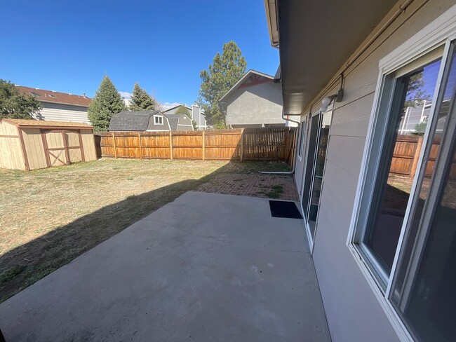 Building Photo - 5 Bedroom Home Available Near Research Pkw...