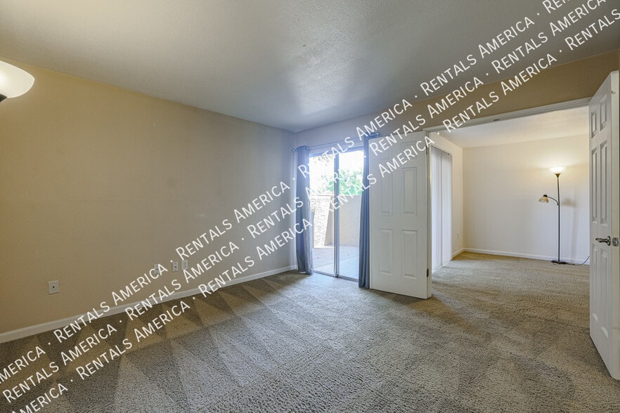 Building Photo - 5877 N Granite Reef Rd