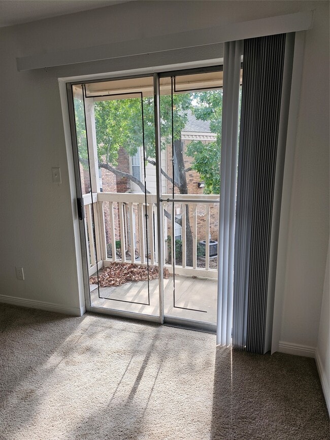 Building Photo - 2626 Holly Hall St