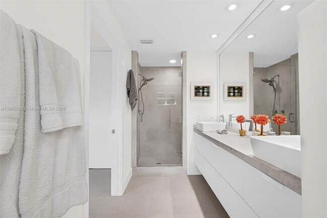 Building Photo - 397 Harbor Ct