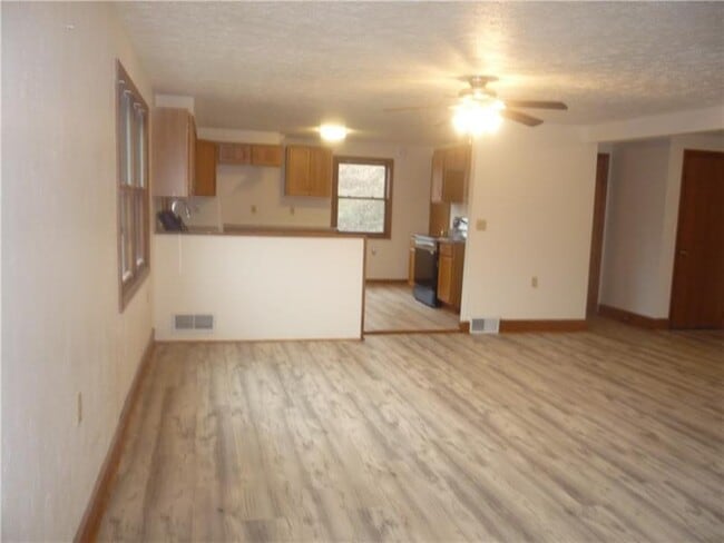 Building Photo - 4465 Mt Troy Rd Ext