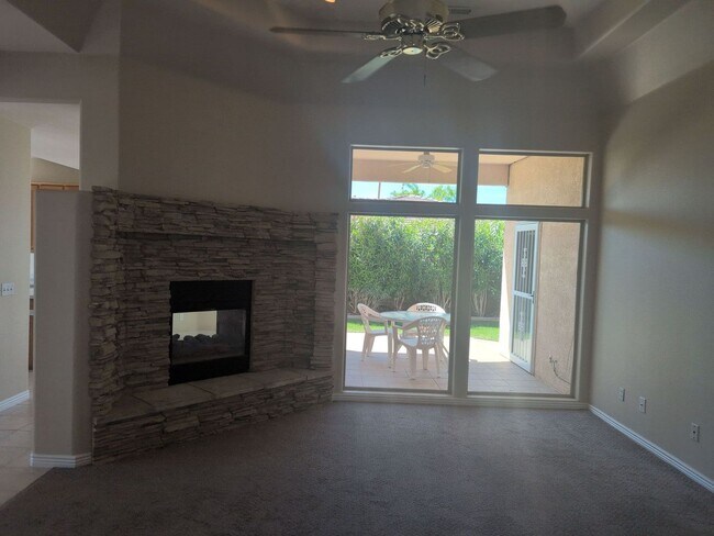 Building Photo - Spacious and Inviting 3-bedroom