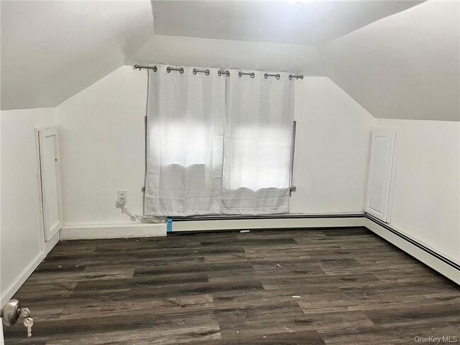 Building Photo - 65 Monhagen Ave