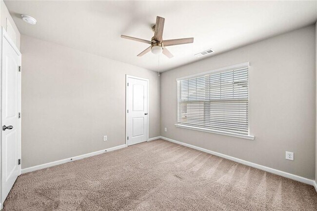 Building Photo - 217 Whitetail Cir