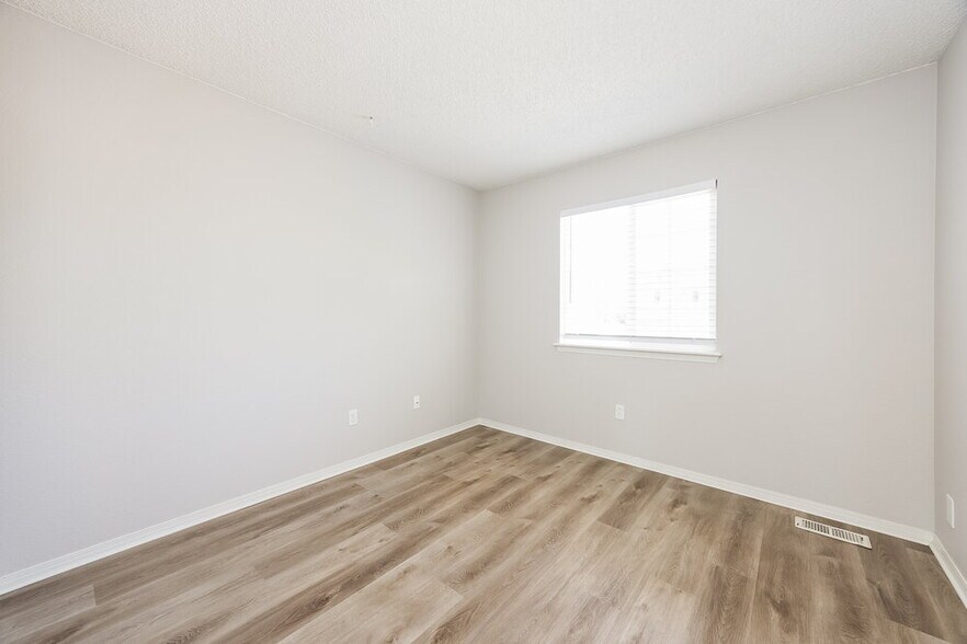Building Photo - 6325 Ashridge Ct