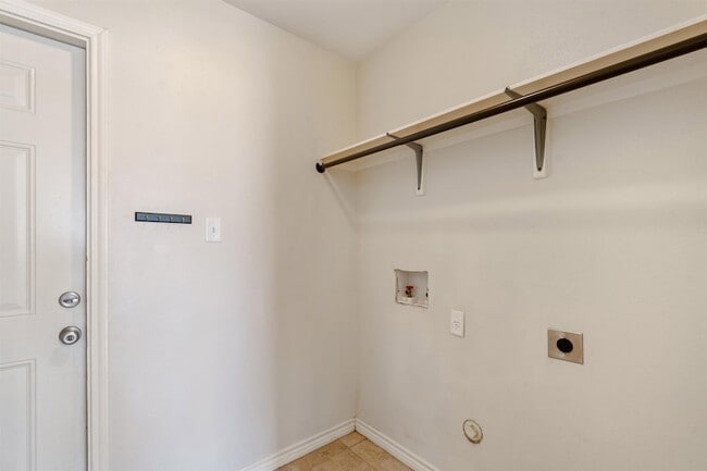 Building Photo - 215 Javier Dr