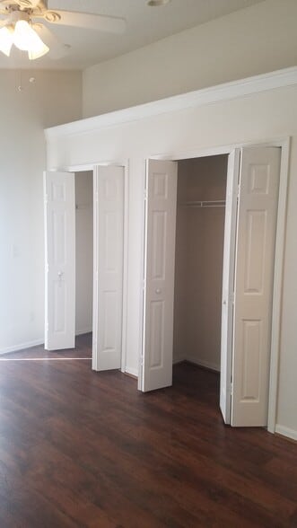 Building Photo - 2306 S Bumby Ave