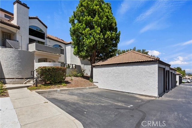 Building Photo - 13133 Le Parc Blvd