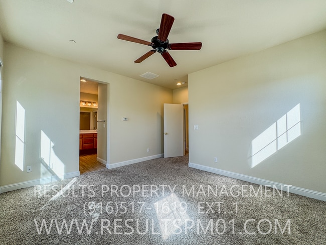 Building Photo - 3 bedroom Lincoln Home in Gated Community