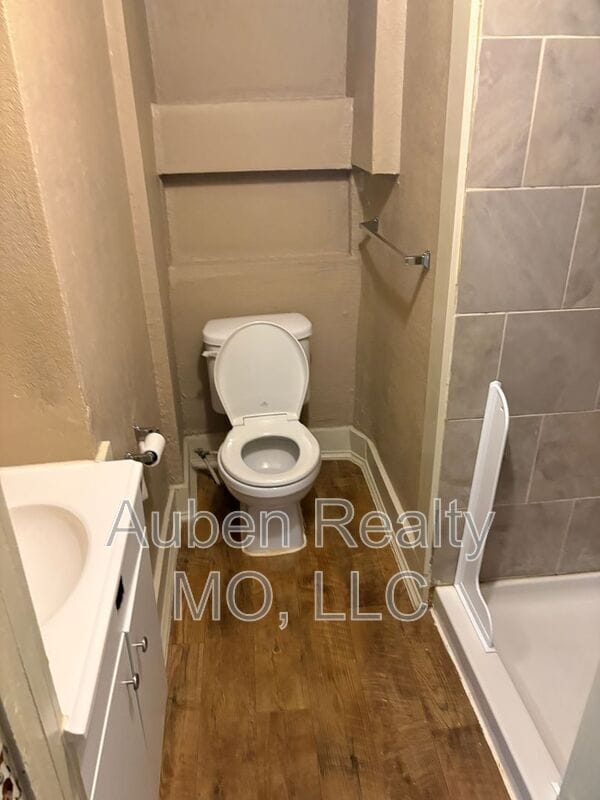 Building Photo - 3808 Wyandotte St