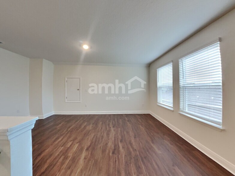 Building Photo - 6342 Emerald Hls Wy