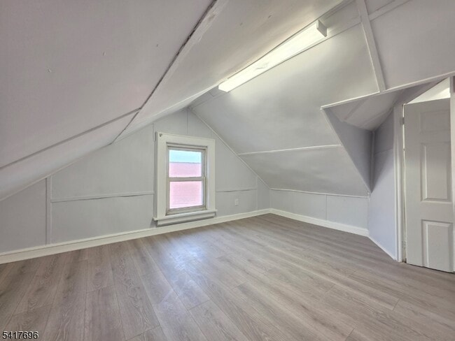 Building Photo - 8 Lincoln Ave