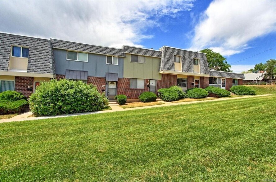 Building Photo - 1055 Milky Way