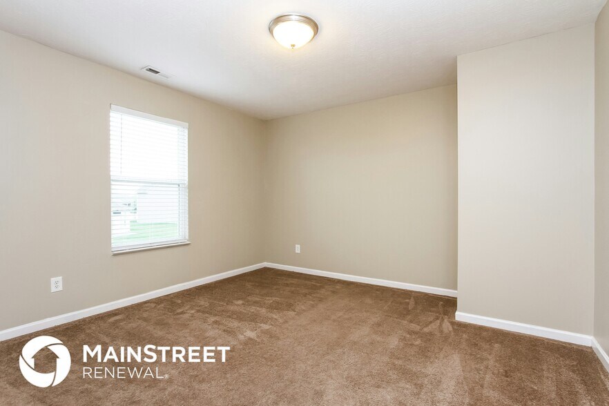 Building Photo - 2261 Rosswood Blvd