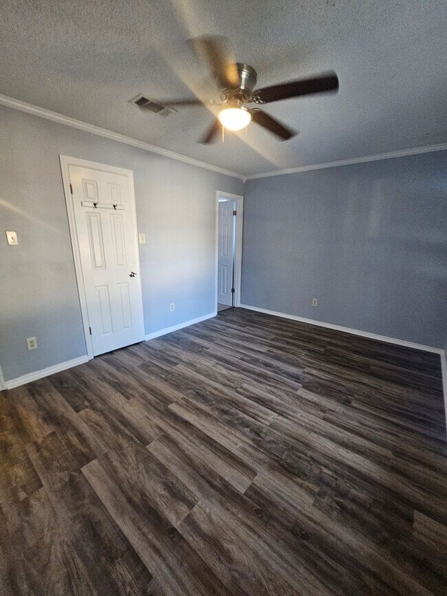 Building Photo - Home in Bryant