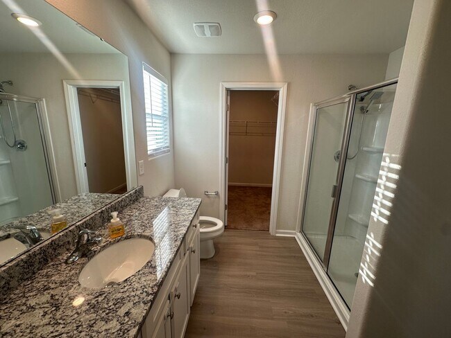 Building Photo - Wonderful Three Bedroom (Originally 4 Bedrooms That Has Been Converted to a HUGE Third Bedroom) T...