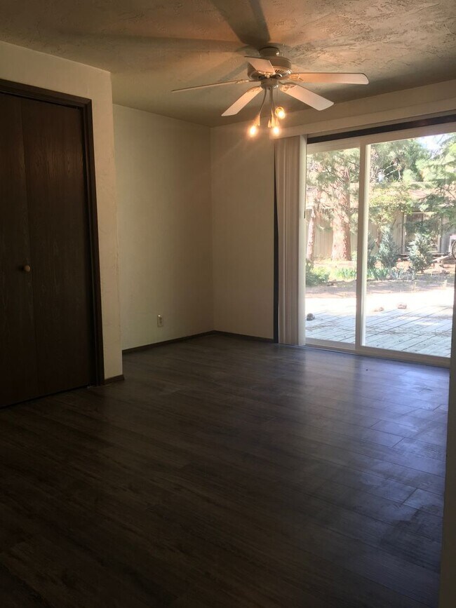 Building Photo - $750 off 1st Month's Rent!!! Charming 3bd/2ba Home!