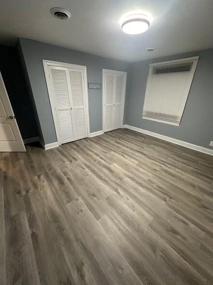 Building Photo - 288 Lawndale Dr