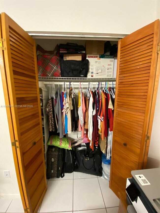 Building Photo - 9070 SW 125th Ave