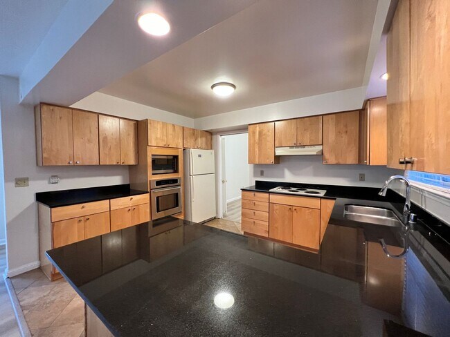 Building Photo - Excellent Downtown Palo Alto Single Story ...