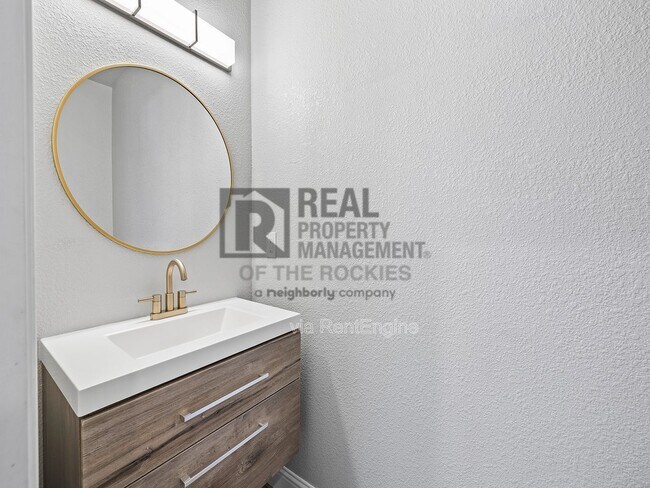 Building Photo - 1504 60th Ave