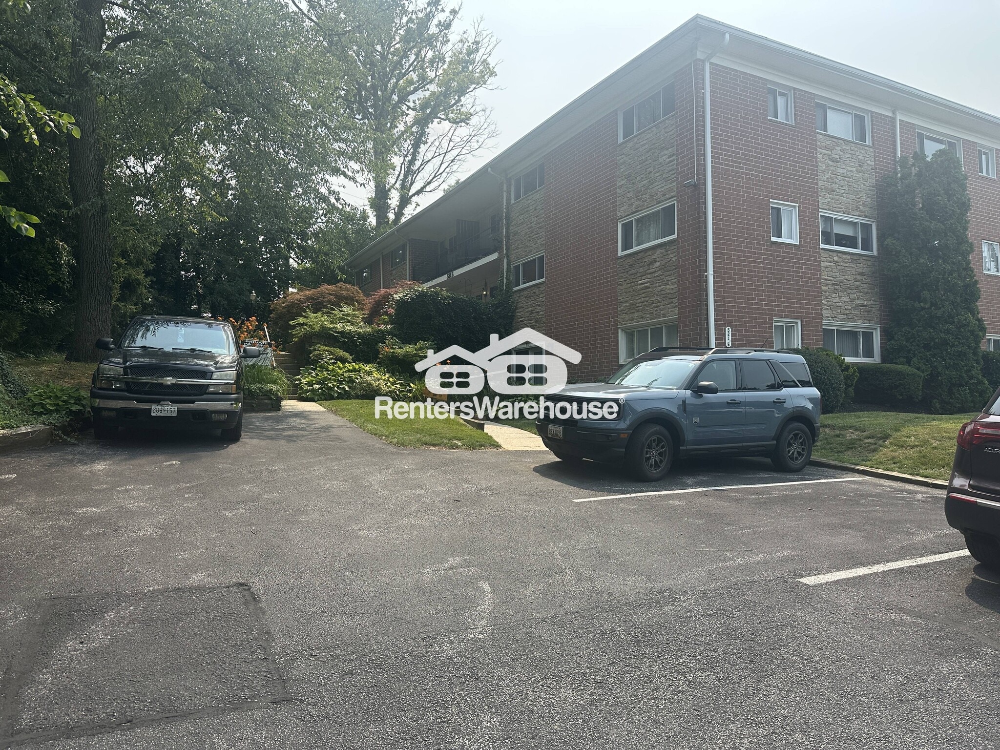 Building Photo - 521 Epsom Rd