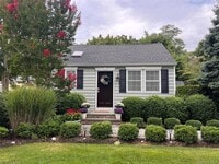 Building Photo - 49 Fanning Ave