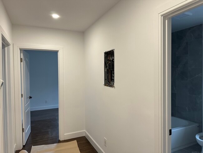 Building Photo - 69 Cos Cob Ave