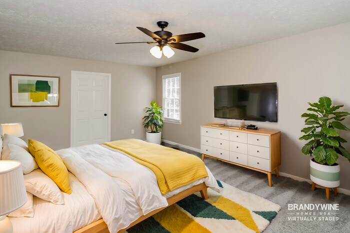 Building Photo - 12 Sherwood Forest Dr