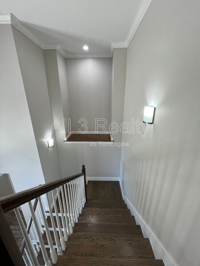 Building Photo - 1924 Wyngate Loop