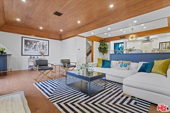 Building Photo - 9311 Burton Wy