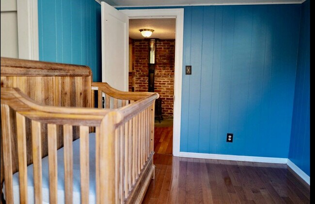 Building Photo - 252 Cedar St