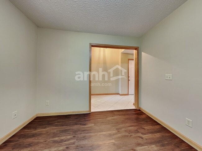 Building Photo - 2160 Schwinn Ave