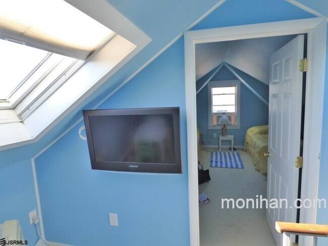 Building Photo - 875 Stenton Pl