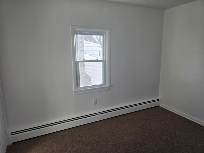 Building Photo - 18 Slape Ave