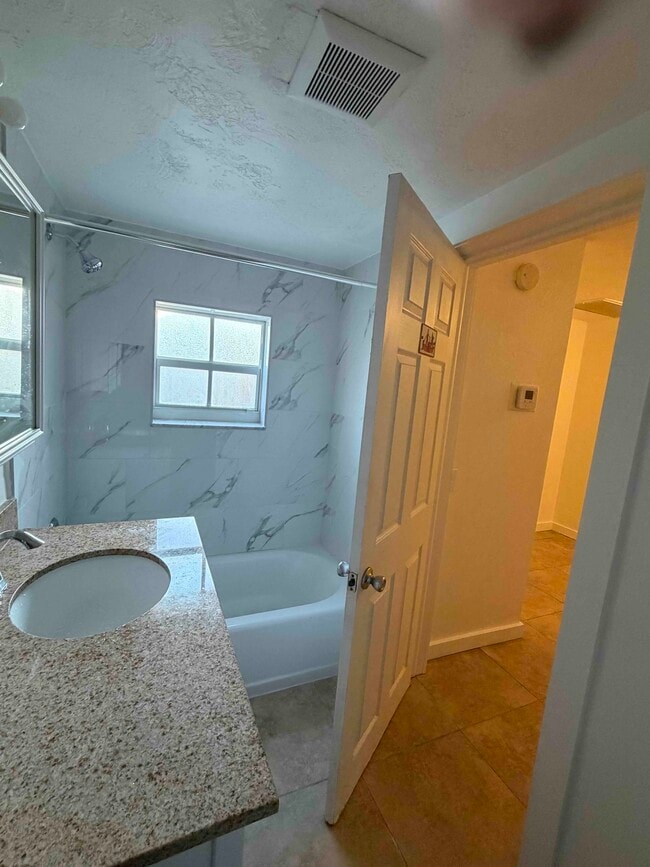 Building Photo - 2707 Richard Rd